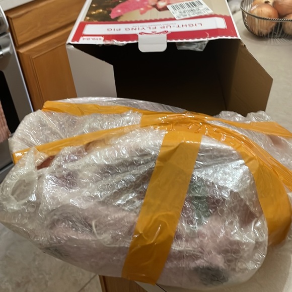 Light Up Flying Pig Pink Christmas Holiday Time 26 inches tall indoor outdoor - Picture 4 of 12